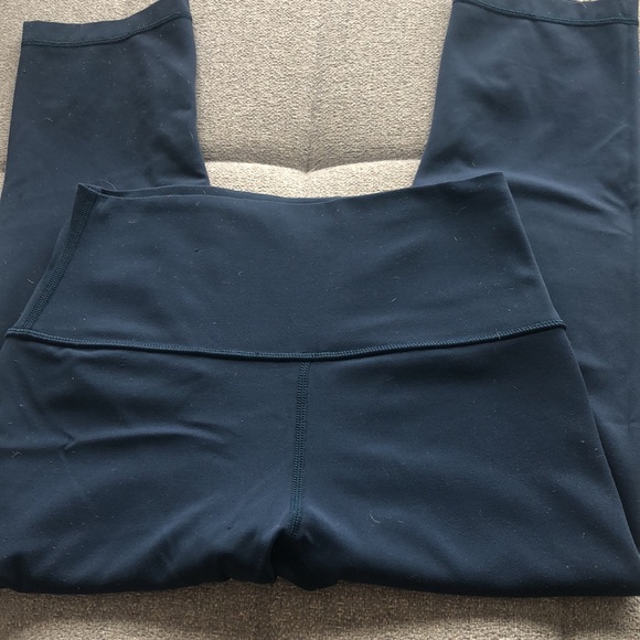 Lululemon Align crop size 4 - Picture 2 of 3